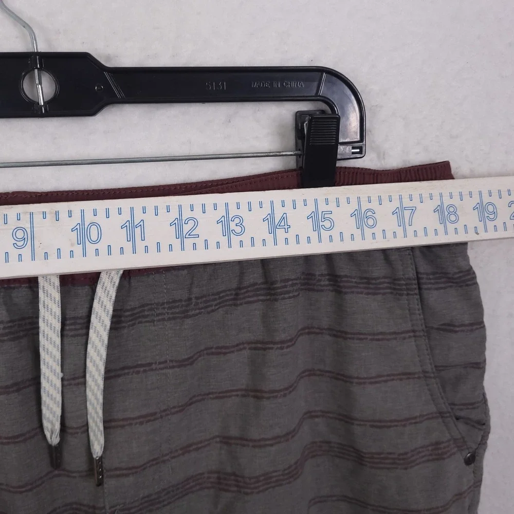 Vuori Board Shorts Mens Large Gray Burgundy Striped Hybrid Swim Trunks